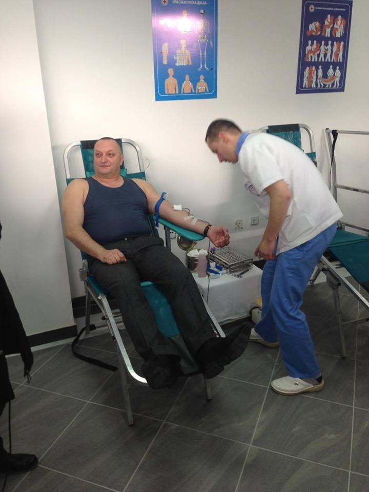 gataric-daje-krv