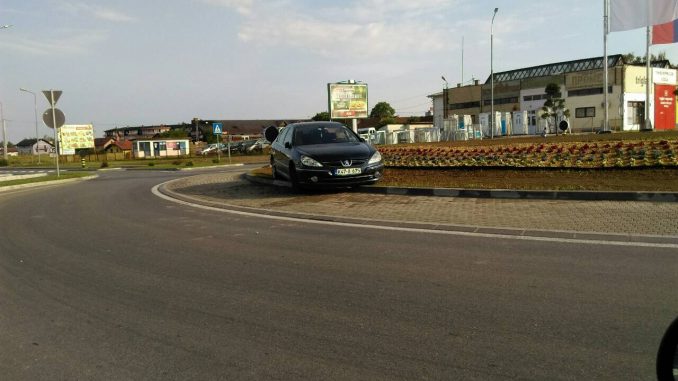 Parkiranje u kružnom toku