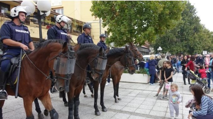 konji-policija